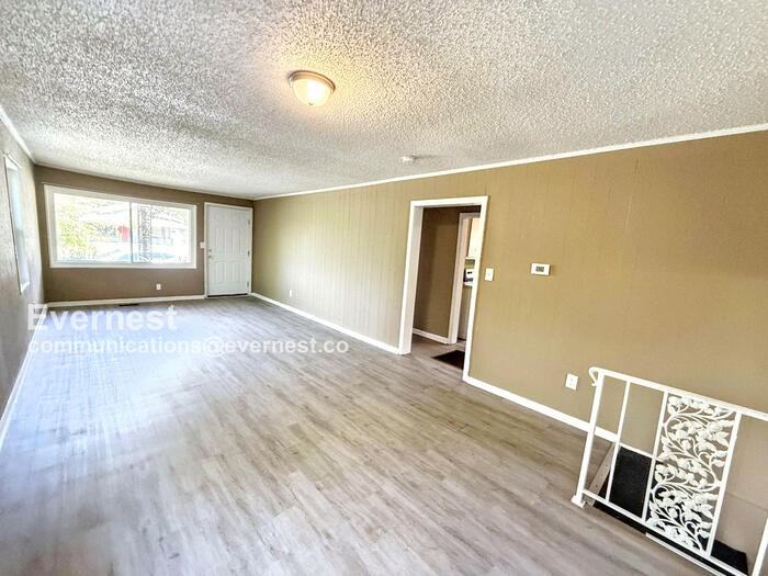 109 22nd Avenue West - Photo 4 of 21