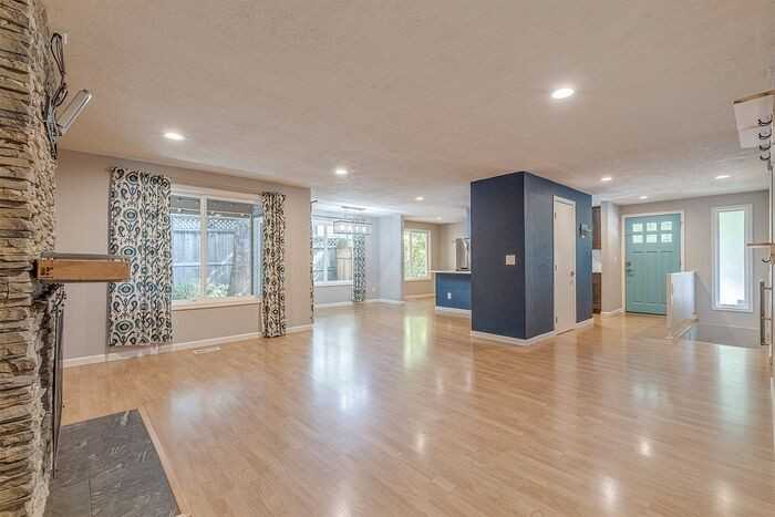 20109 Sw 71st Ave - Photo 7 of 33