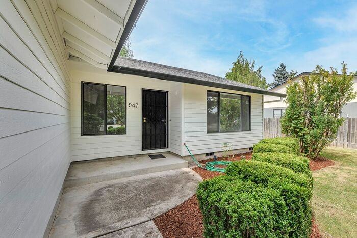 947 S 2nd Ave - Photo 4 of 29