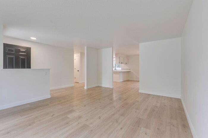 947 S 2nd Ave - Photo 7 of 29