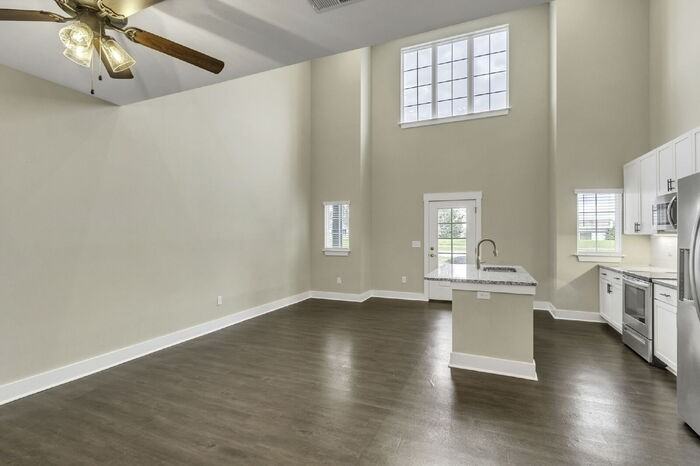 146 Cox St - Photo 5 of 31