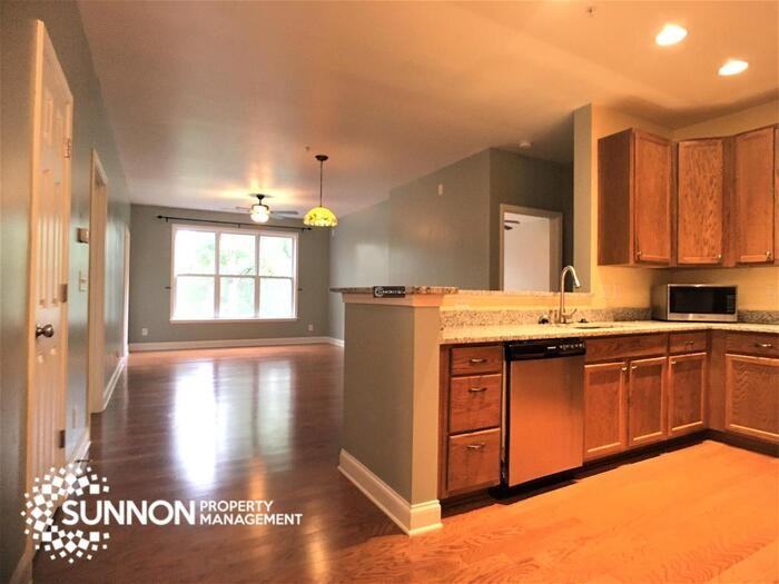 1000 E Woodlawn Rd #318