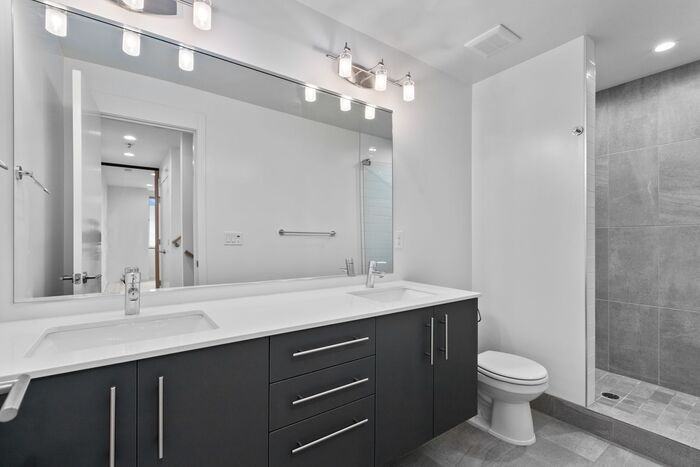 4846D Fauntleroy Way Sw - Photo 3 of 32