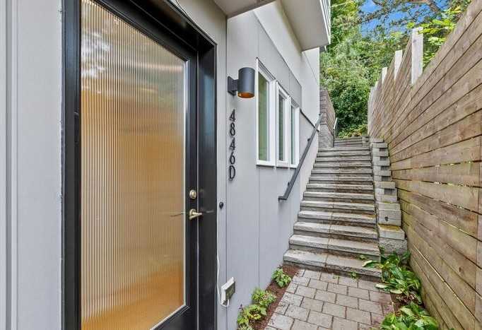 4846D Fauntleroy Way Sw - Photo 7 of 32