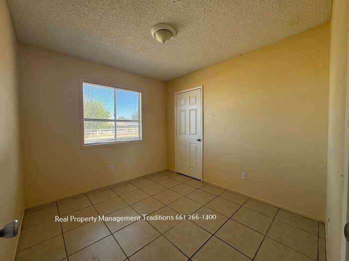 40325 Ronar St - Photo 6 of 18