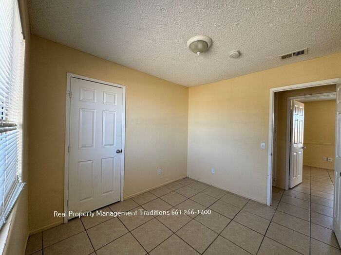 40325 Ronar St - Photo 7 of 18