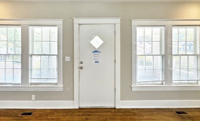 1520 36th St N - Photo 3 of 24