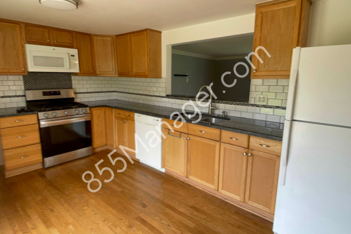 6051 Andersonville Rd - Photo 6 of 35