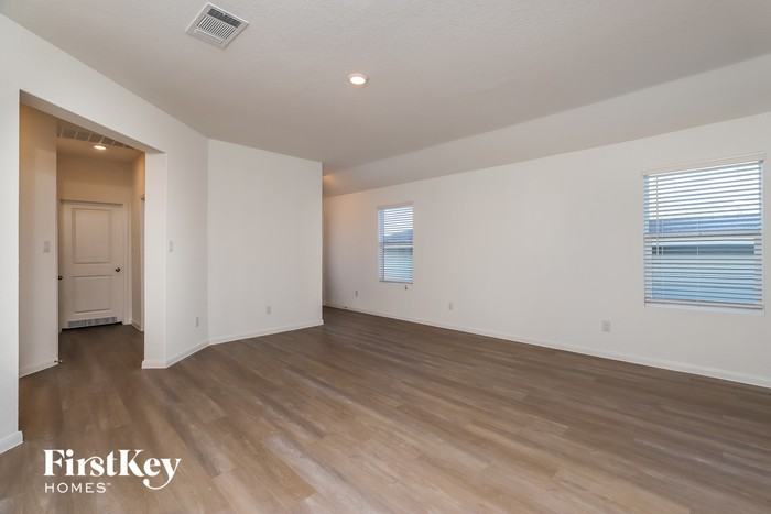 13027 Rosemary Cove - Photo 3 of 15