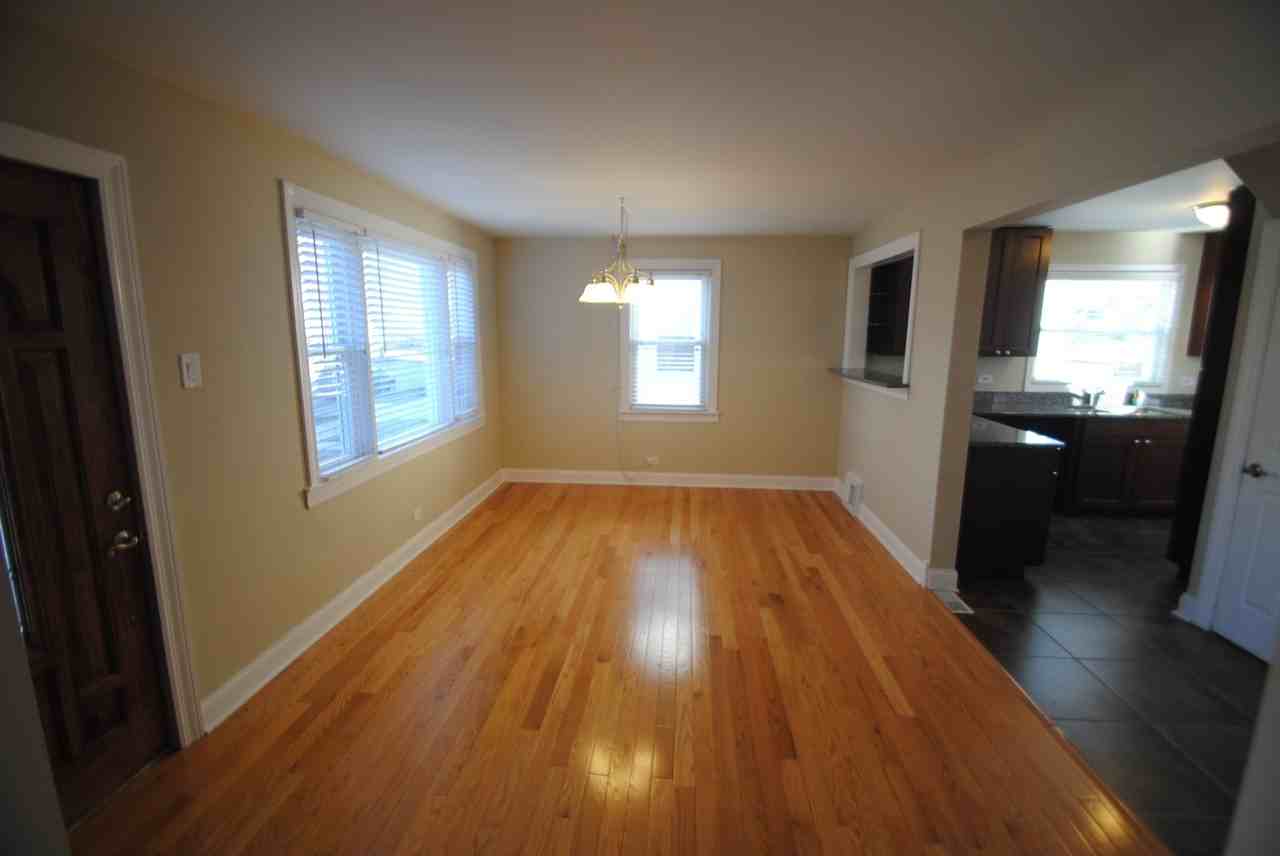 10433 S Christiana Ave - Photo 2 of 8