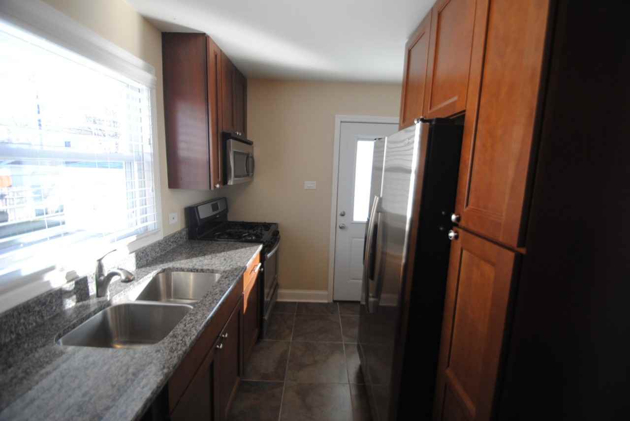 10433 S Christiana Ave - Photo 3 of 8