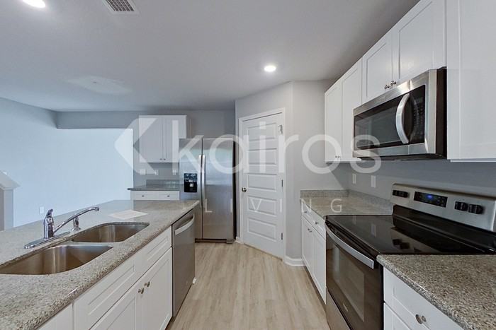 273 Monarch Ln - Photo 7 of 28