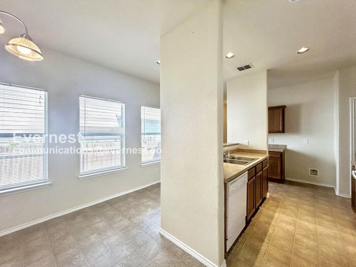 2226 Hidden Mdw - Photo 6 of 24