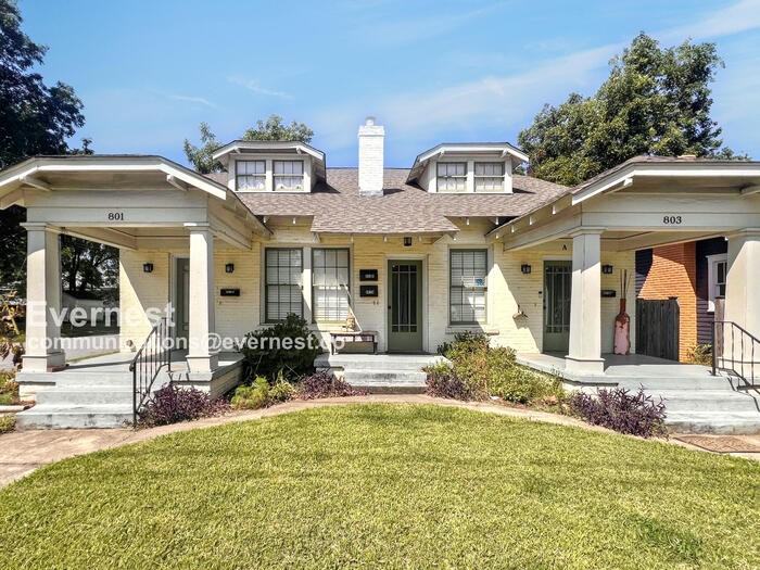 803 Willow St #B - Photo 2 of 13