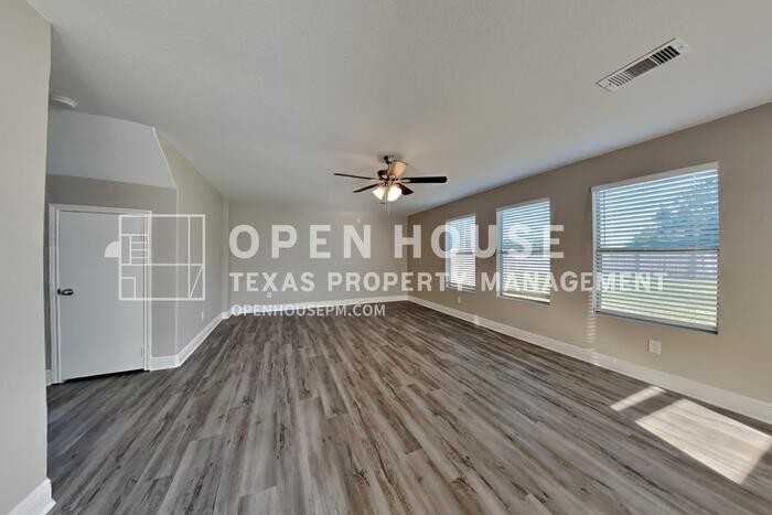 20516 Hawkins Manor Ln - Photo 5 of 22