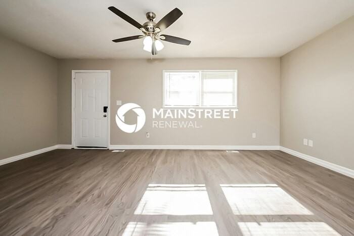 4975 Manor Dr - Photo 3 of 17