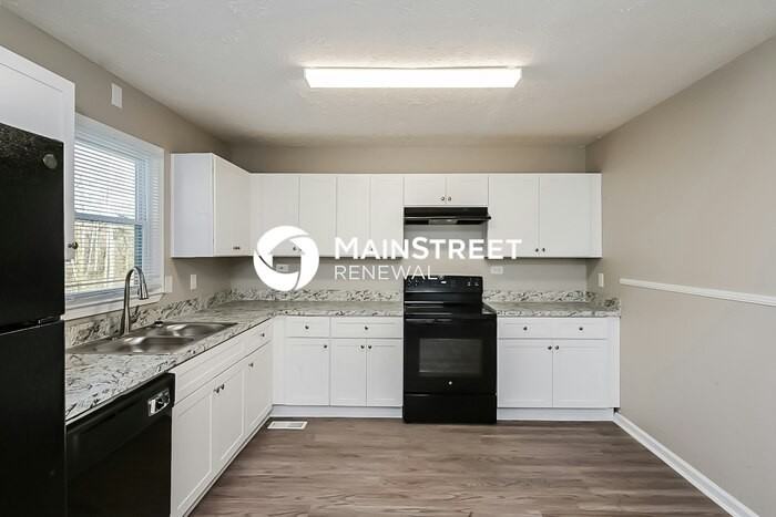 4975 Manor Dr - Photo 4 of 17