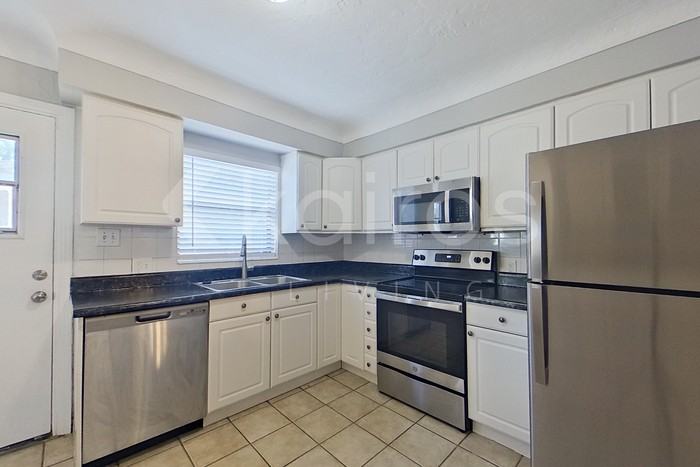 5140 17th Ave N - Photo 5 of 19