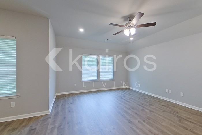 108 Yardley Ct - Photo 2 of 20