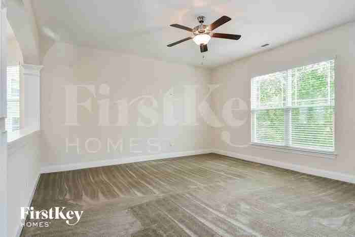 1422 Sedona Ln - Photo 3 of 15
