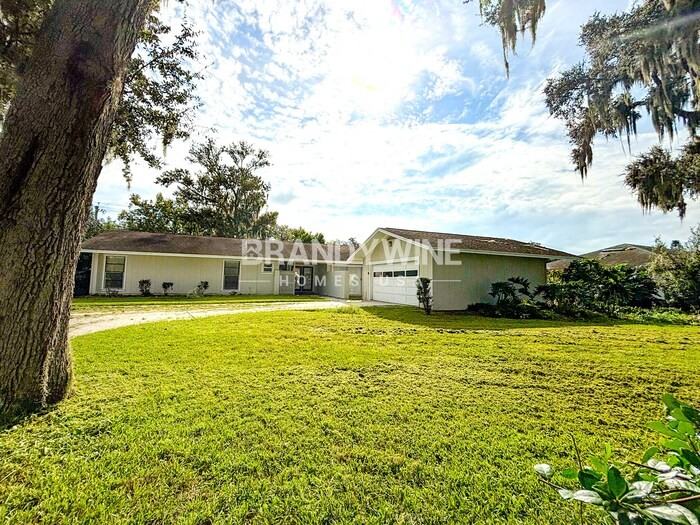 6222 Elm Sq E - Photo 3 of 27