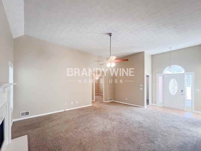 45 Lydia Ct - Photo 2 of 32