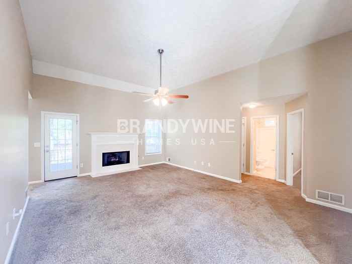 45 Lydia Ct - Photo 4 of 32