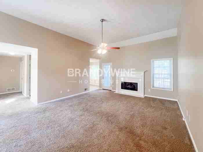 45 Lydia Ct - Photo 5 of 32