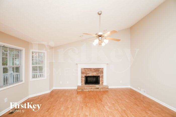 385 Fairview Oak Place - Photo 3 of 15