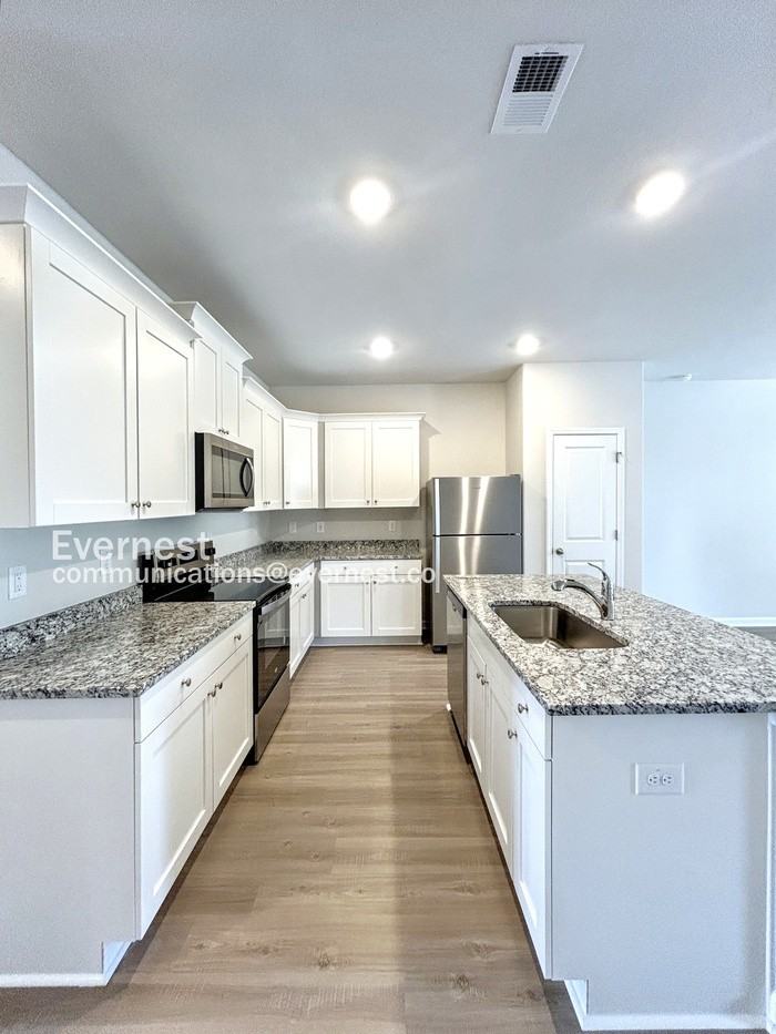 2148 Willow Glen Dr - Photo 2 of 16