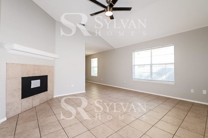 1215 S Oak Cliff Blvd - Photo 2 of 15