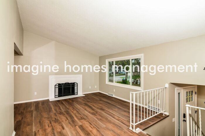 7301 79th Ave N - Photo 3 of 18