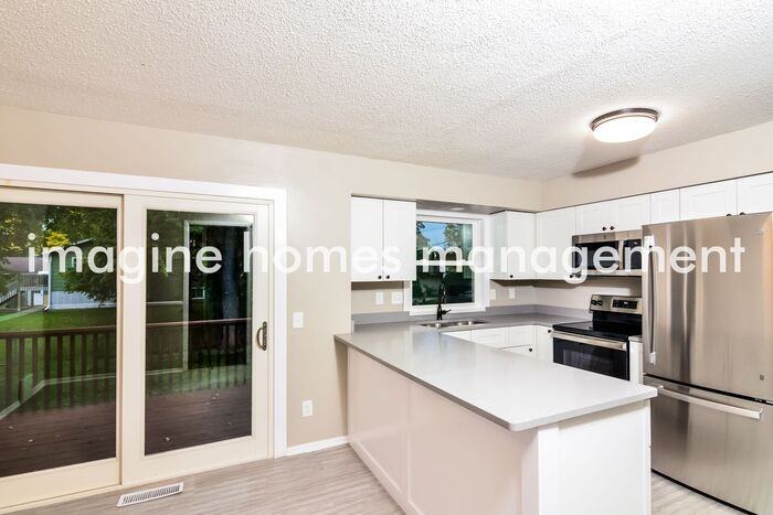 7301 79th Ave N - Photo 4 of 18