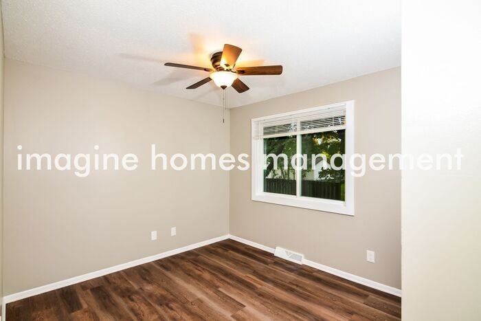 7301 79th Ave N - Photo 6 of 18