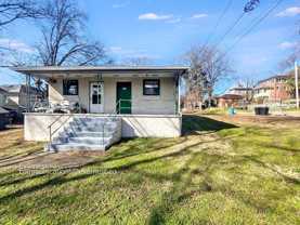 835 Clark St - Photo 1 of 1