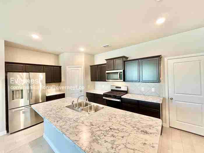 3030 Willow Wood Ct - Photo 2 of 23