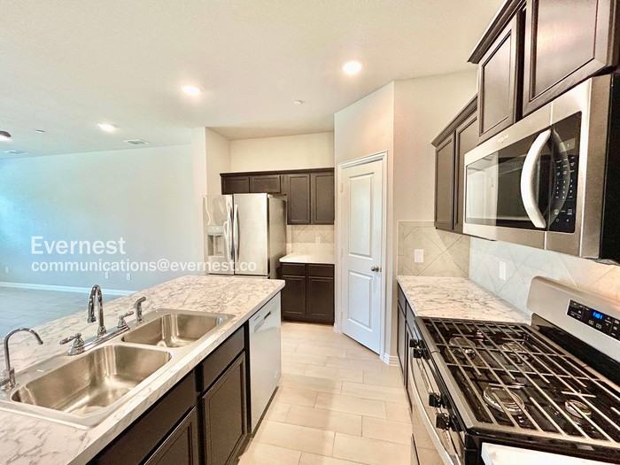 3030 Willow Wood Ct - Photo 3 of 23