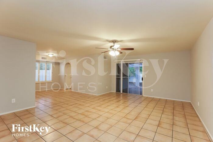 11438 N 39th Dr - Photo 3 of 15