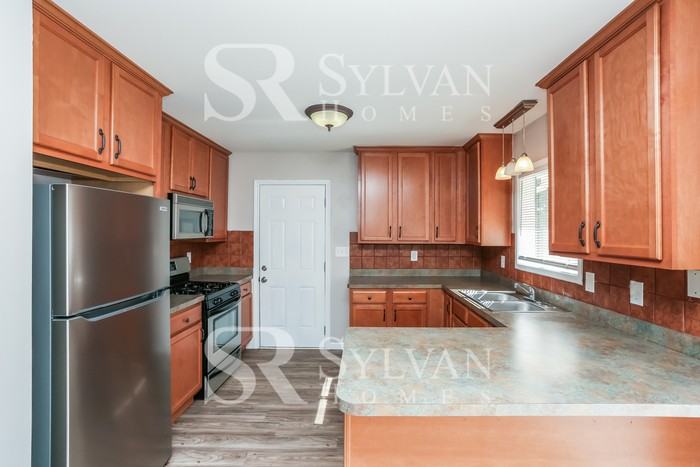 3620 Pennington Dr Se - Photo 6 of 16