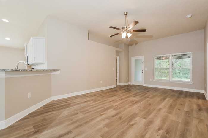 804 Chelsea Ave - Photo 5 of 21