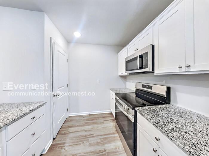 4020 South Park Avenue - Photo 2 of 17