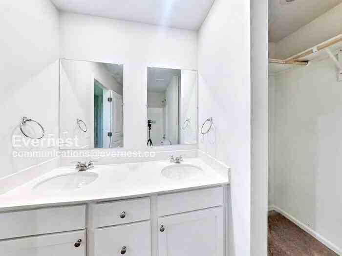 4020 South Park Avenue - Photo 6 of 17