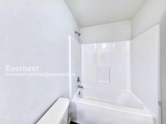 4020 South Park Avenue - Photo 7 of 17