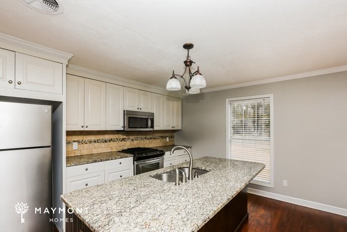 455 S Wheatley St - Photo 5 of 12