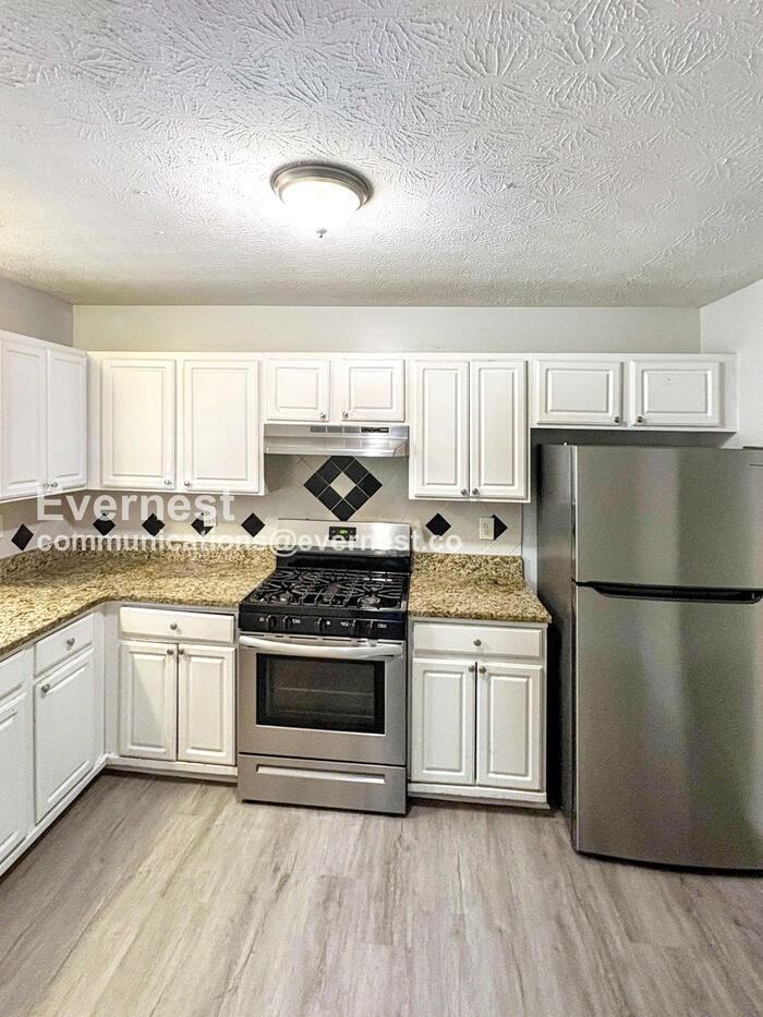 201 Coldsprings Court - Photo 3 of 23