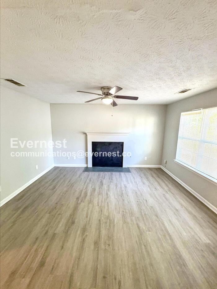 201 Coldsprings Court - Photo 4 of 23