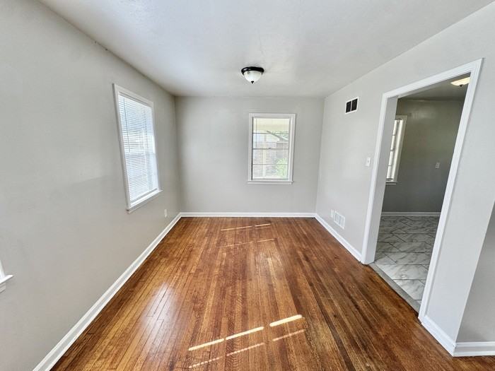 3176 Beauchamp Dr - Photo 5 of 20