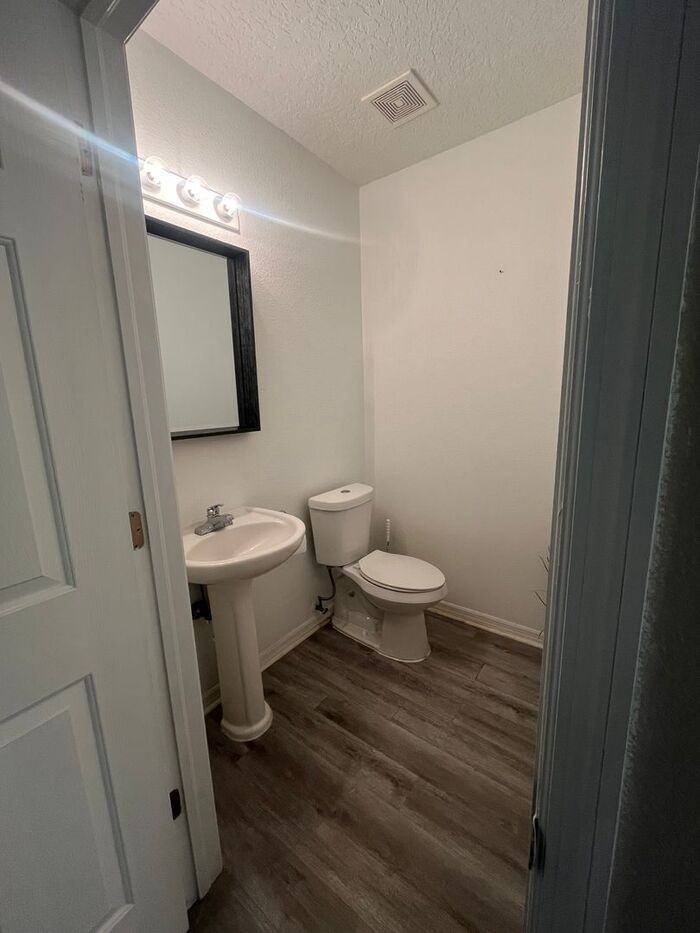 1323 Lyonshire Dr - Photo 3 of 19