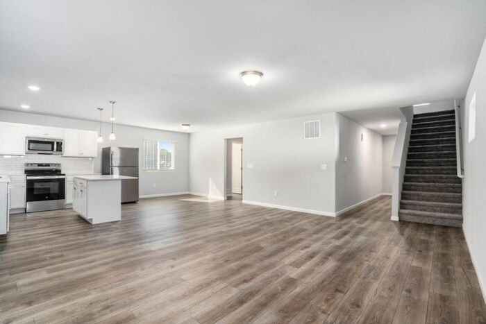 108 Iris Ct - Photo 6 of 30