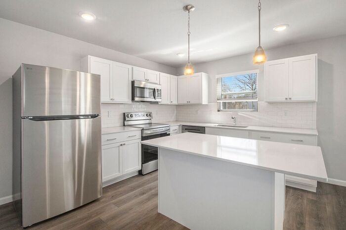 1302 Forest View Dr - Photo 2 of 25